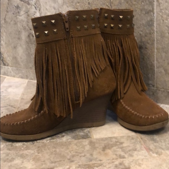 Minnetonka Brown Fringe Wedge Booties - Picture 2 of 4